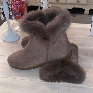 NWT super cute bootie boots size 7.5